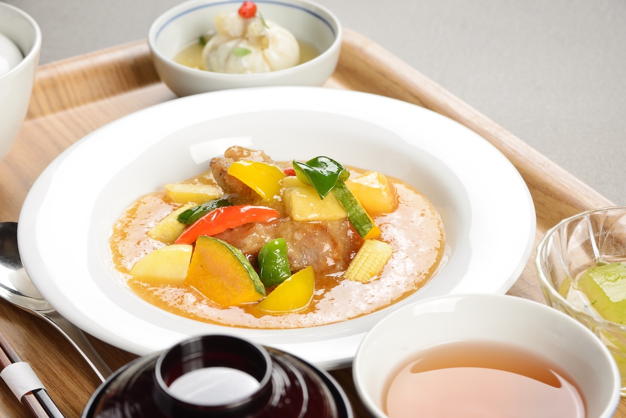御膳を彩る小鉢と冷鉢
