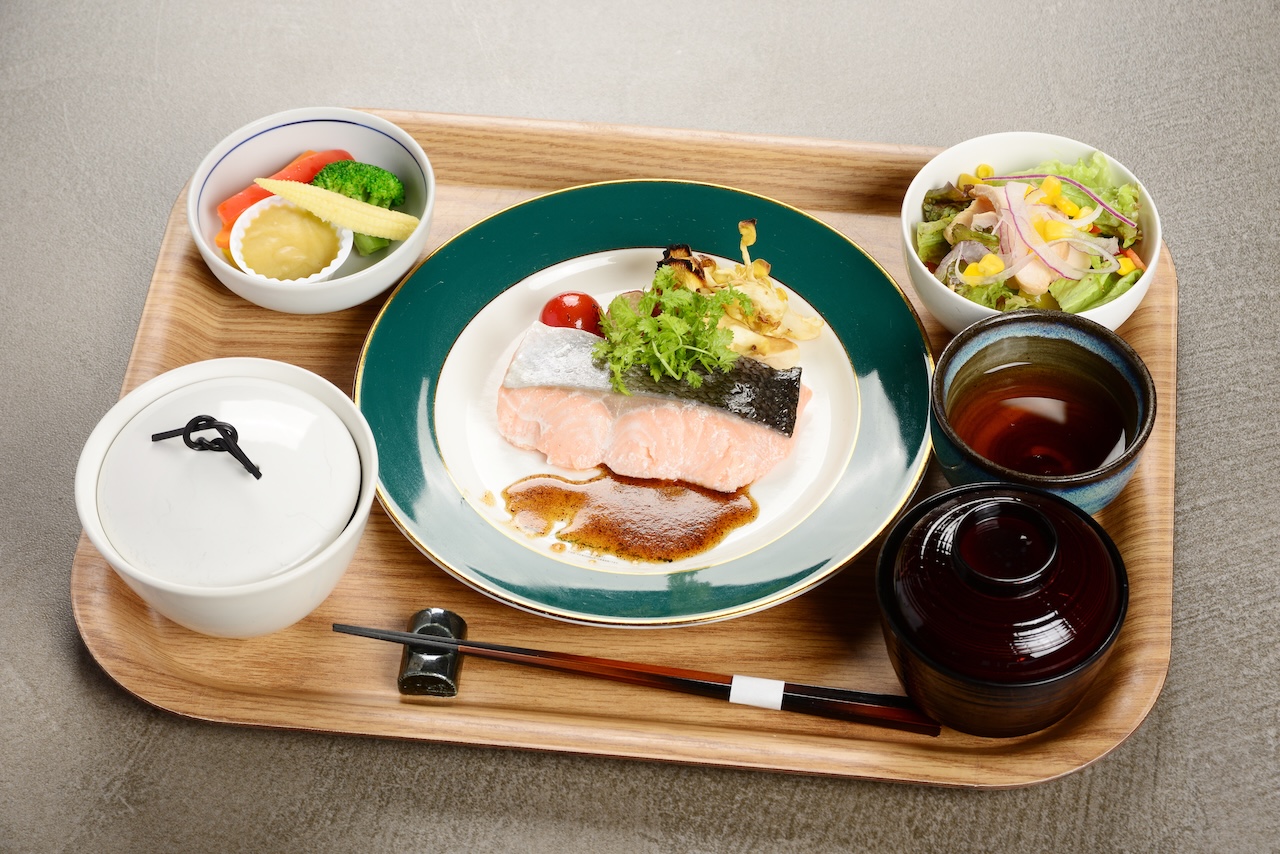 サーモンの御膳 全景