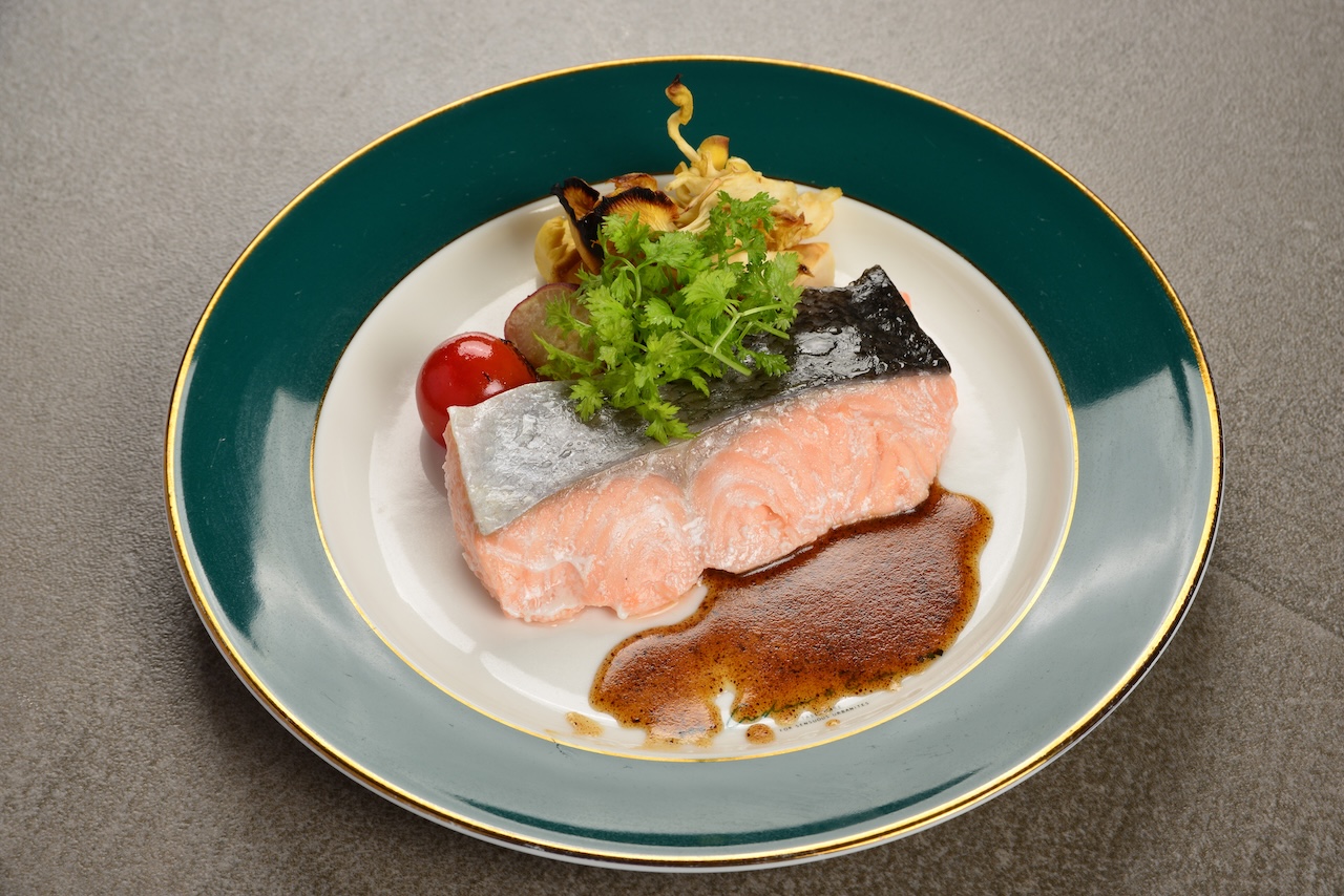 サーモンのソテー 焦がしバター醤油