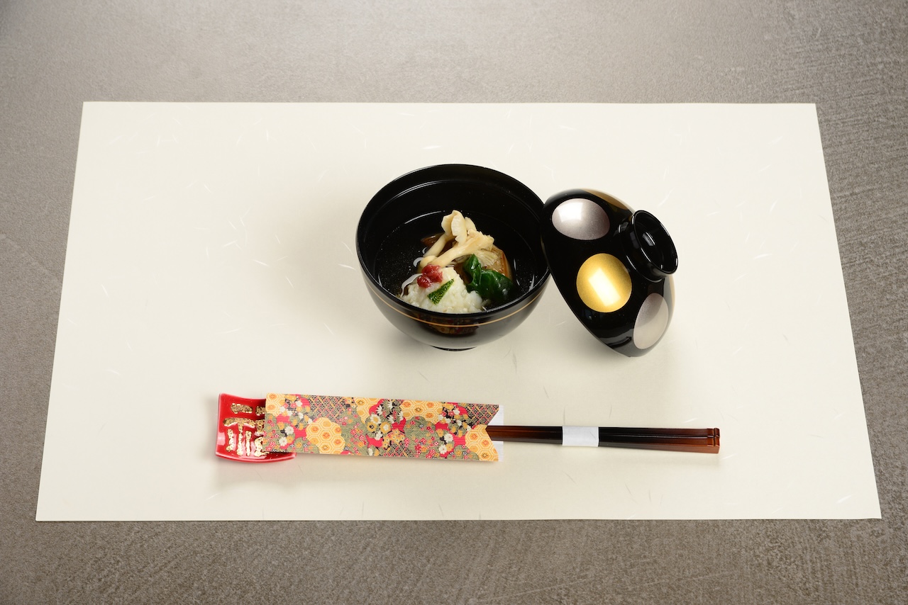 椀物の膳 黒塗りの蓋物