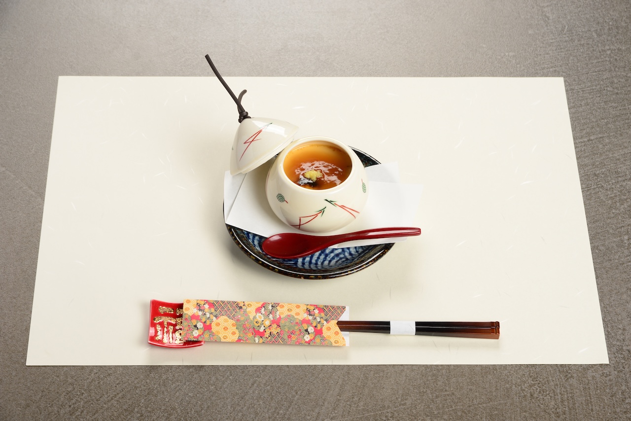 煮物の膳 枝のつまみの蓋物