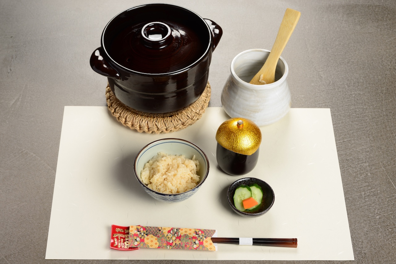 よそった秋刀魚みぞれごはんの膳