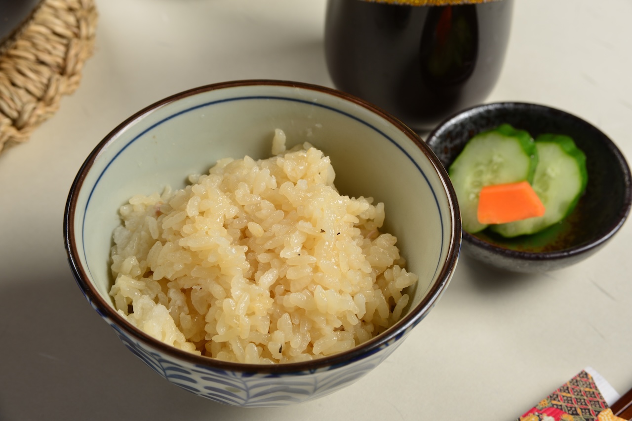 茶碗のごはんと香の物